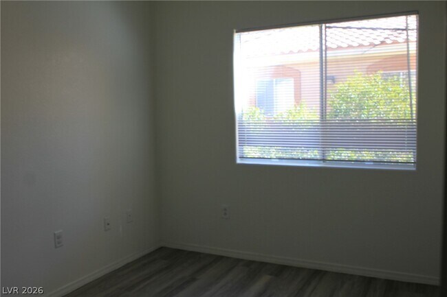 Building Photo - 1050 E Cactus Ave