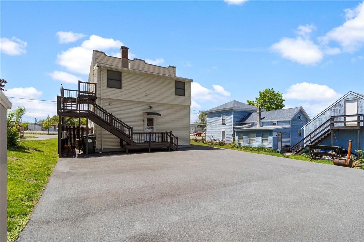 Building Photo - 39 Hudson St