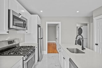 Building Photo - Completely Renovated 2 Bedroom in Elmhurst!