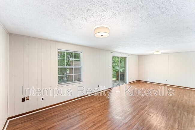 Building Photo - 8738 Gleason Dr