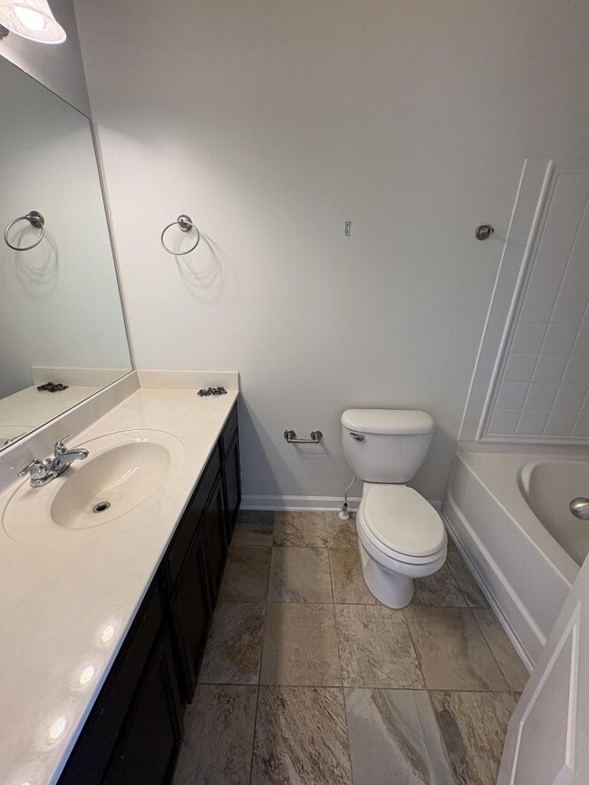 Building Photo - 735 Tulip Grove Rd