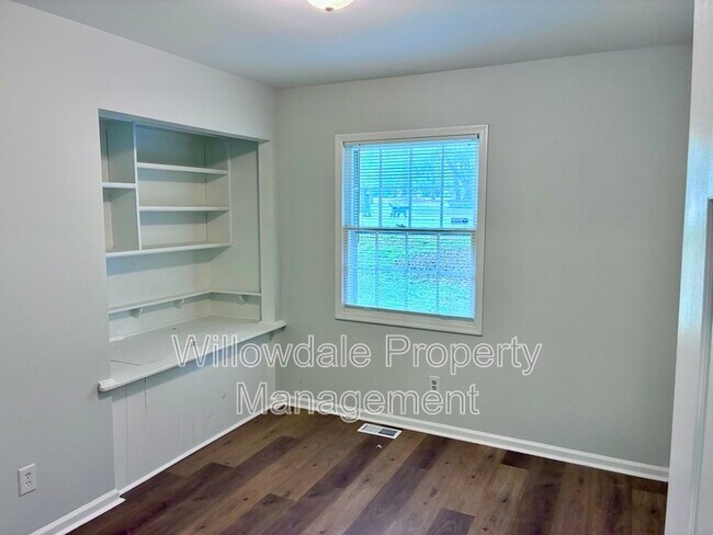 Building Photo - 8600 Marigold St