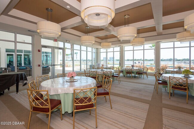 Building Photo - 231 Riverside Dr