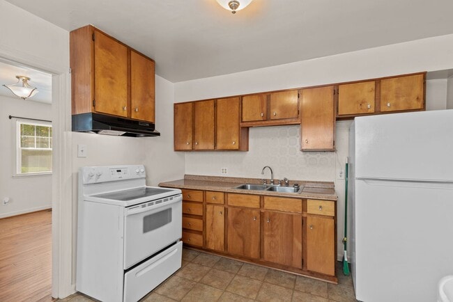 Building Photo - 3002 Woodrow St