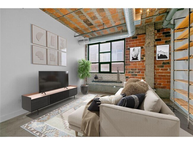 Primary Photo - 718 N Washington Ave