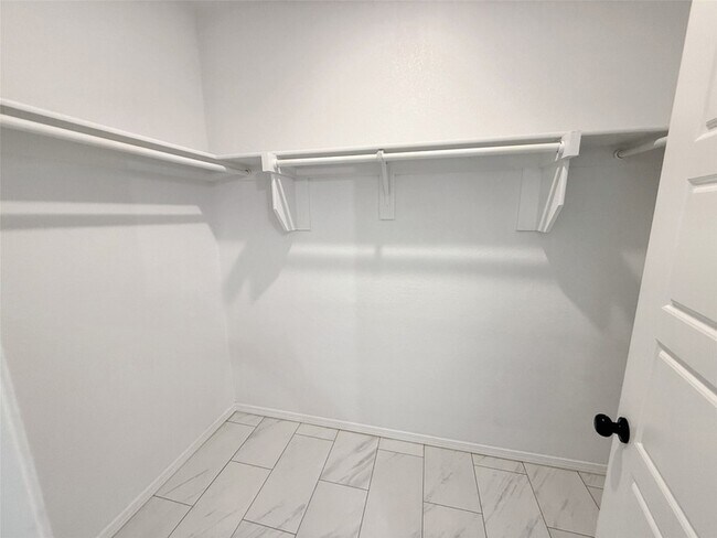 Building Photo - 805 Exeter St