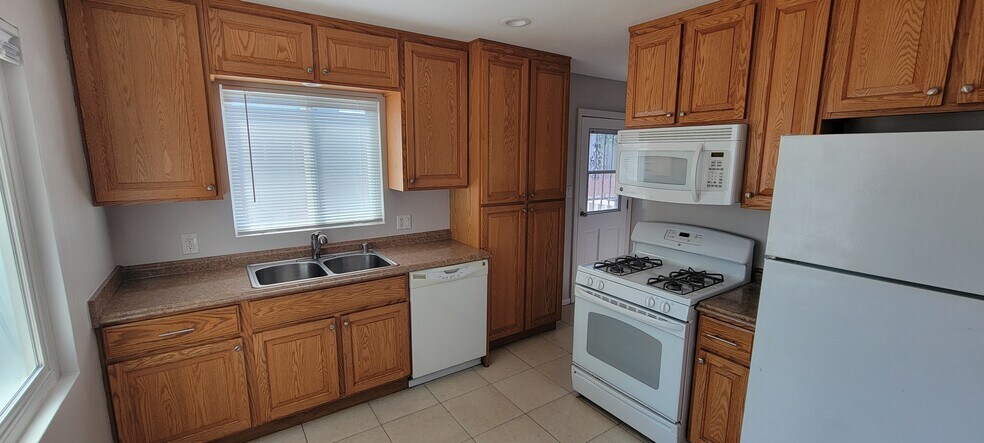 Kitchen - 9101 Valencia St