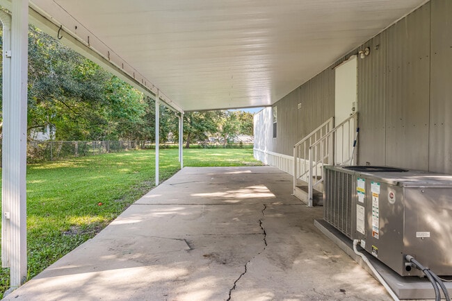 Building Photo - 1328 Greendale Ave