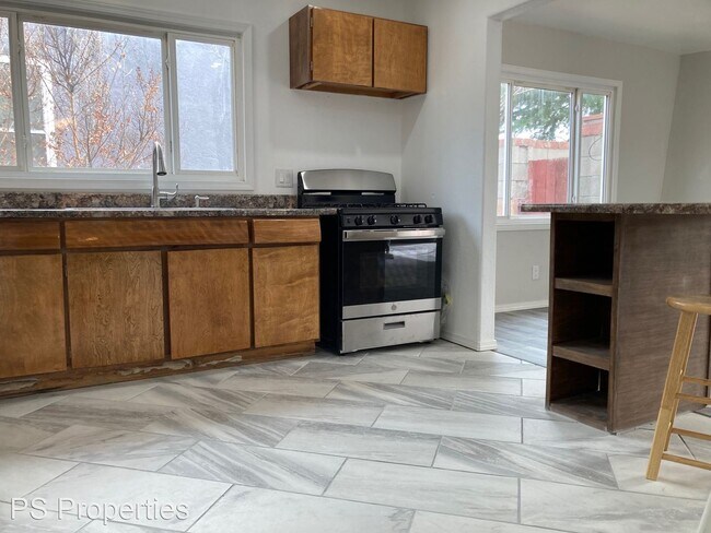 Building Photo - 3 br, 2 bath House - 10312 Snow Heights Bl...