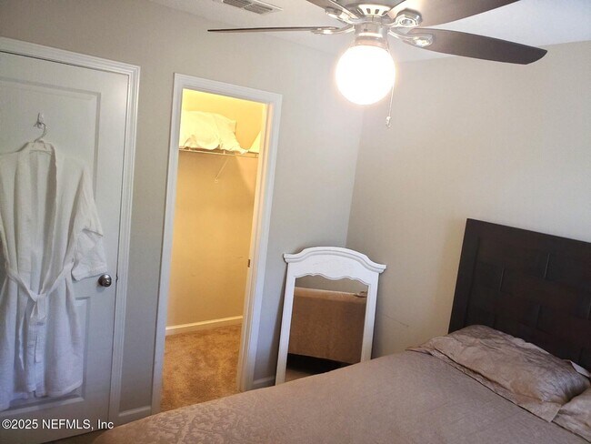 Building Photo - 3630 Creswick Cir
