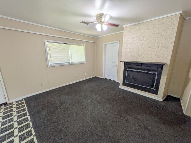 Building Photo - 3350 Cherry Dr