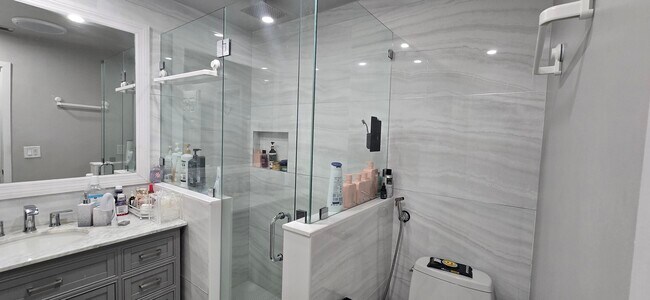 Building Photo - 288 NW 89th Ave