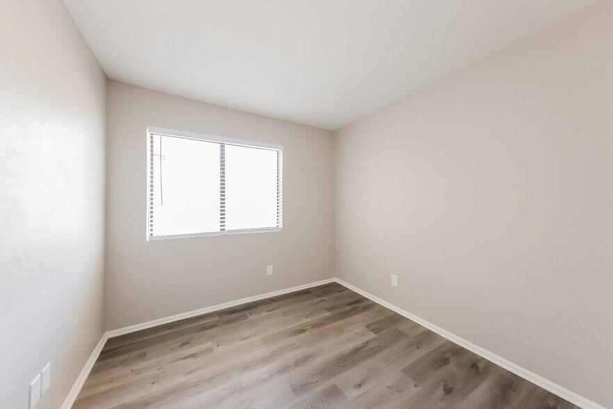 Building Photo - 3154 W Via Montoya Dr