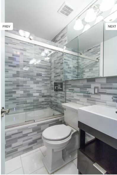 Building Photo - Second Avenue