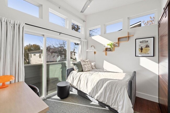 Building Photo - 1904 E 17th St