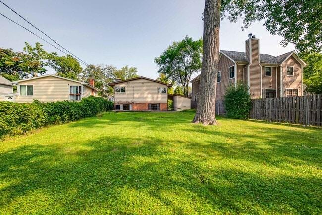 Building Photo - 370 Madison Ave