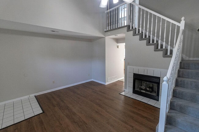 Building Photo - 214 Nikki Way