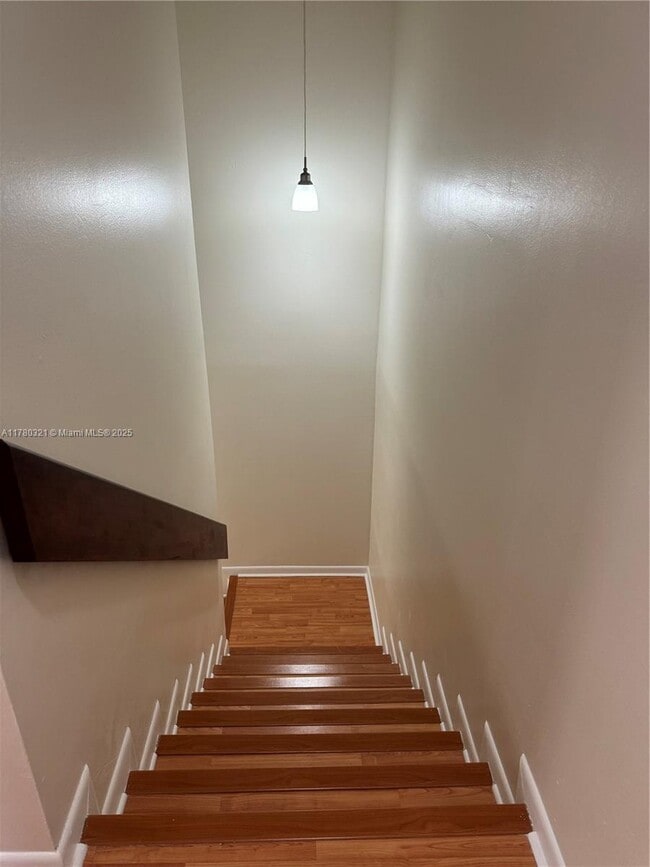 Building Photo - 3 bedroom in North Miami Beach FL 33181