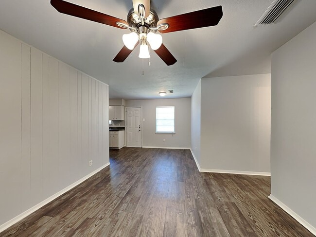 Building Photo - Beautiful Single Family Home | 3 BR/1BA | 1 Car-Garage | Fenced Backyard