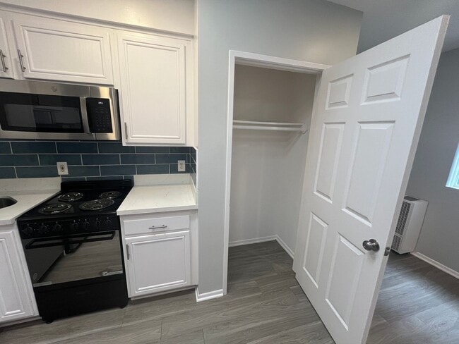 Interior Photo - 1015 2nd Street