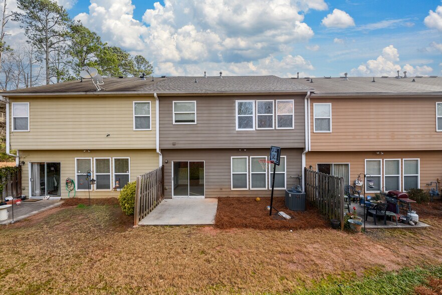 Building Photo - 1670 Granville Ct