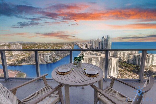 Building Photo - 4010 S Ocean Dr