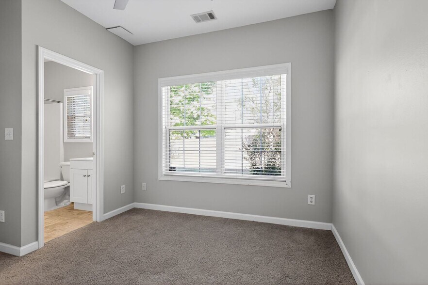 Building Photo - 6108 Vintage Pointe Pl