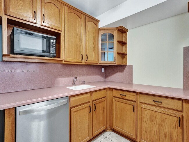 Building Photo - 2001 Atlantic Shores Blvd