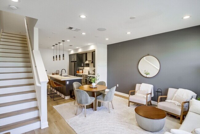 Building Photo - Welcome to your modern La Mesa townhome wi...