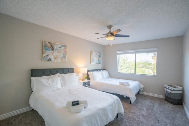 Building Photo - 8550 E McDowell Rd