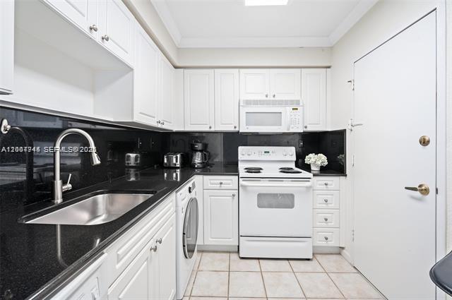 Building Photo - 2501 S Ocean Dr