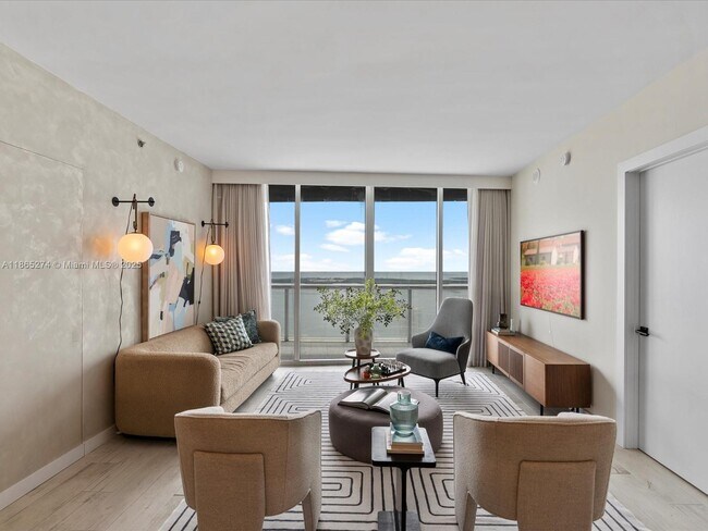 Building Photo - 465 Brickell Ave