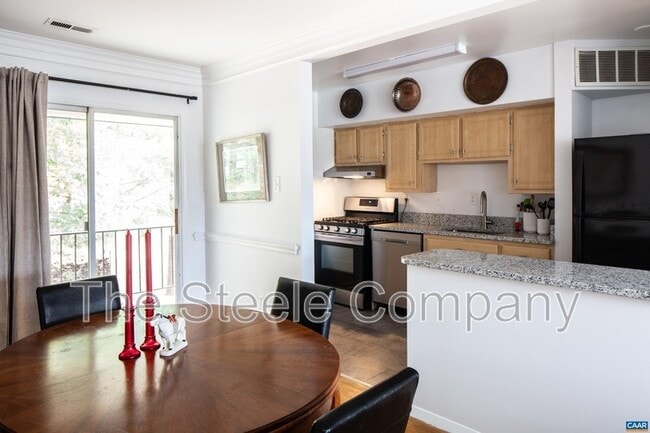 Building Photo - 164 Hessian Hills Way