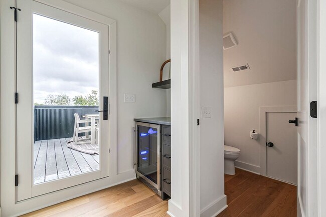 Building Photo - 1117 3rd Ave S