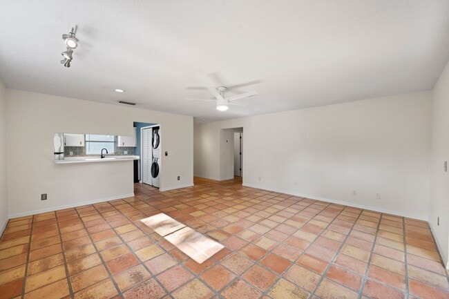 Building Photo - 1419 W Princeton St