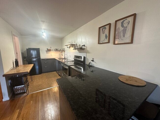 Building Photo - 121 Tremont St