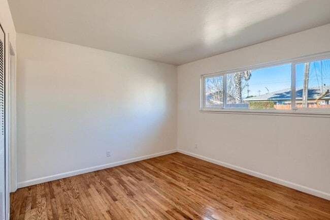 Building Photo - NICE HOME IN SACRAMENTO!!