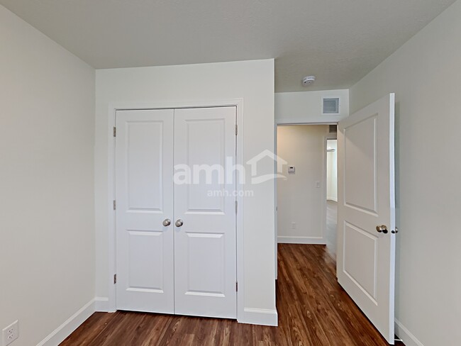 Building Photo - 6084 W South Jordan Pky