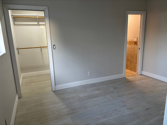 Building Photo - 240 NE 57th St