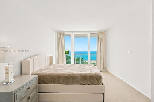 Building Photo - 16485 Collins Ave