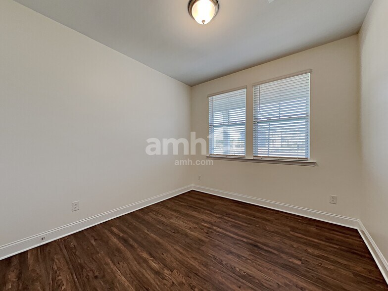 Building Photo - 175 River Hwy