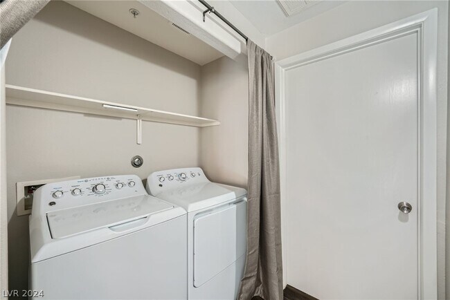 Building Photo - 9050 W Warm Springs Rd