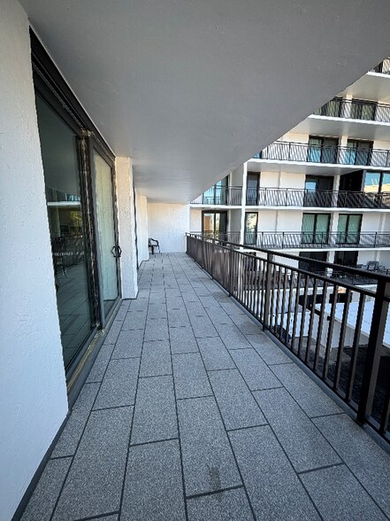 Building Photo - 4822 Ocean Blvd