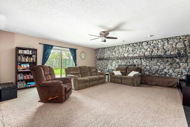 Building Photo - 4108 W Kings Row St