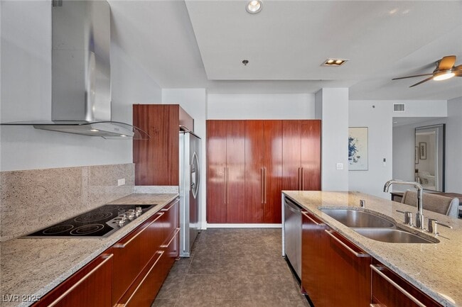 Building Photo - 4471 Dean Martin Dr