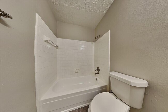 Building Photo - 9606 Yearling Cir