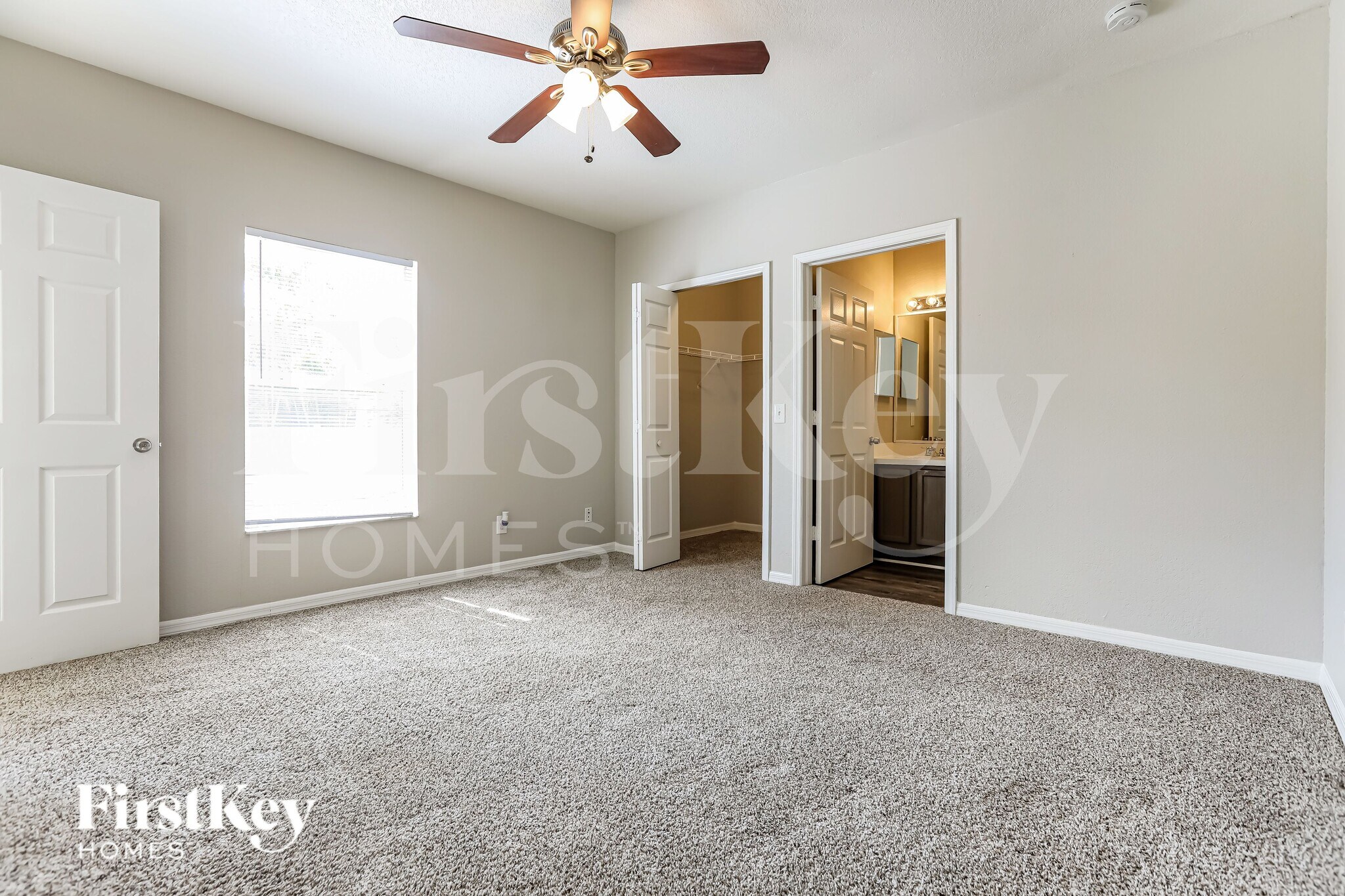 Building Photo - 3169 N Biscayne Dr