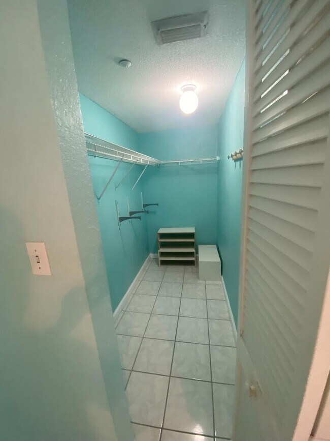 Building Photo - 3675 Seaside Dr