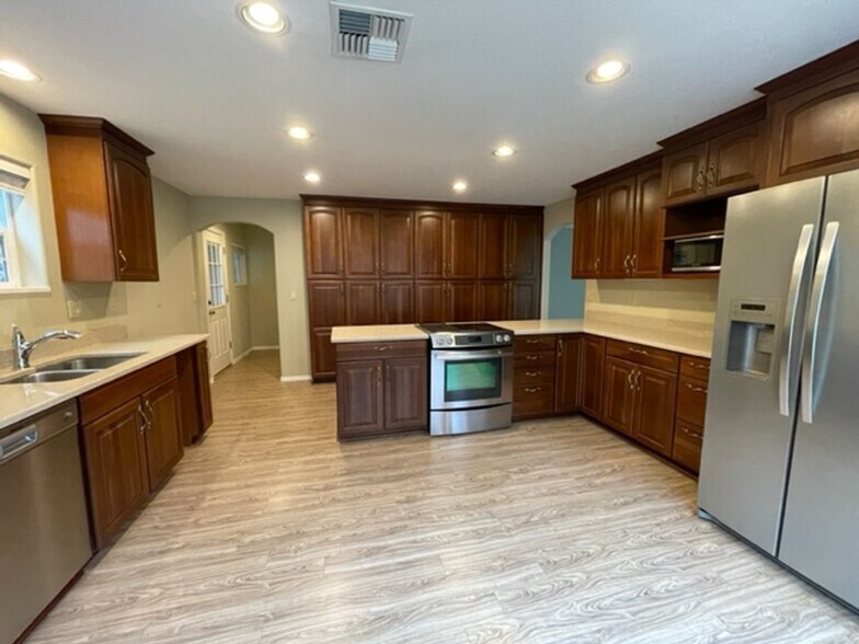 Building Photo - 12242 S Breyman Ave