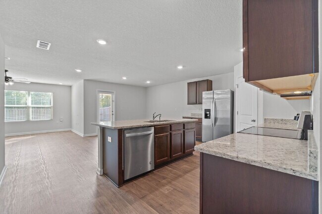 Building Photo - 1047 Limpkin St